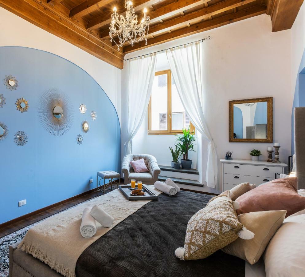 Historic Center Palace - Huge 4 Bedrooms Santa Croce Apartment - By LikehomeFlorenz Exterior foto