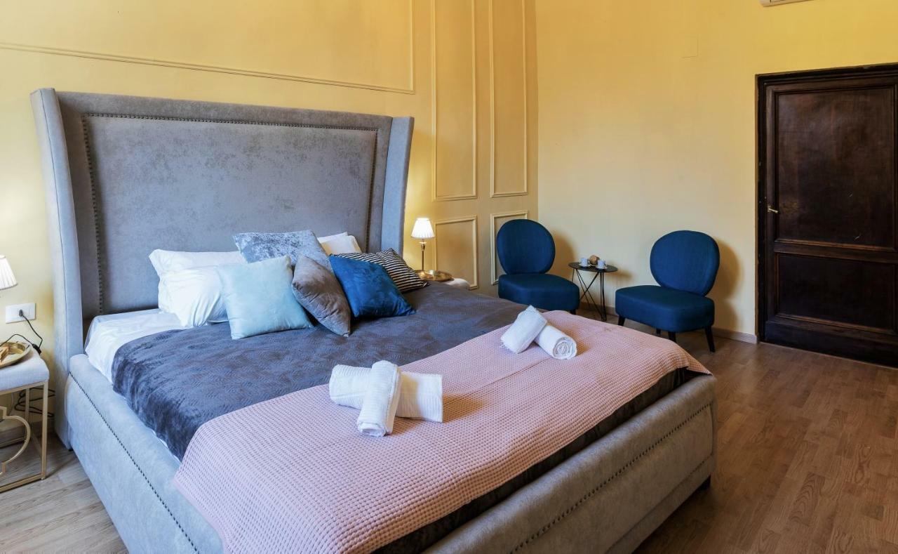 Historic Center Palace - Huge 4 Bedrooms Santa Croce Apartment - By LikehomeFlorenz Exterior foto