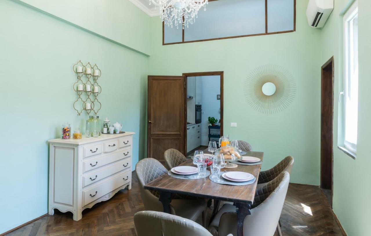 Historic Center Palace - Huge 4 Bedrooms Santa Croce Apartment - By LikehomeFlorenz Exterior foto
