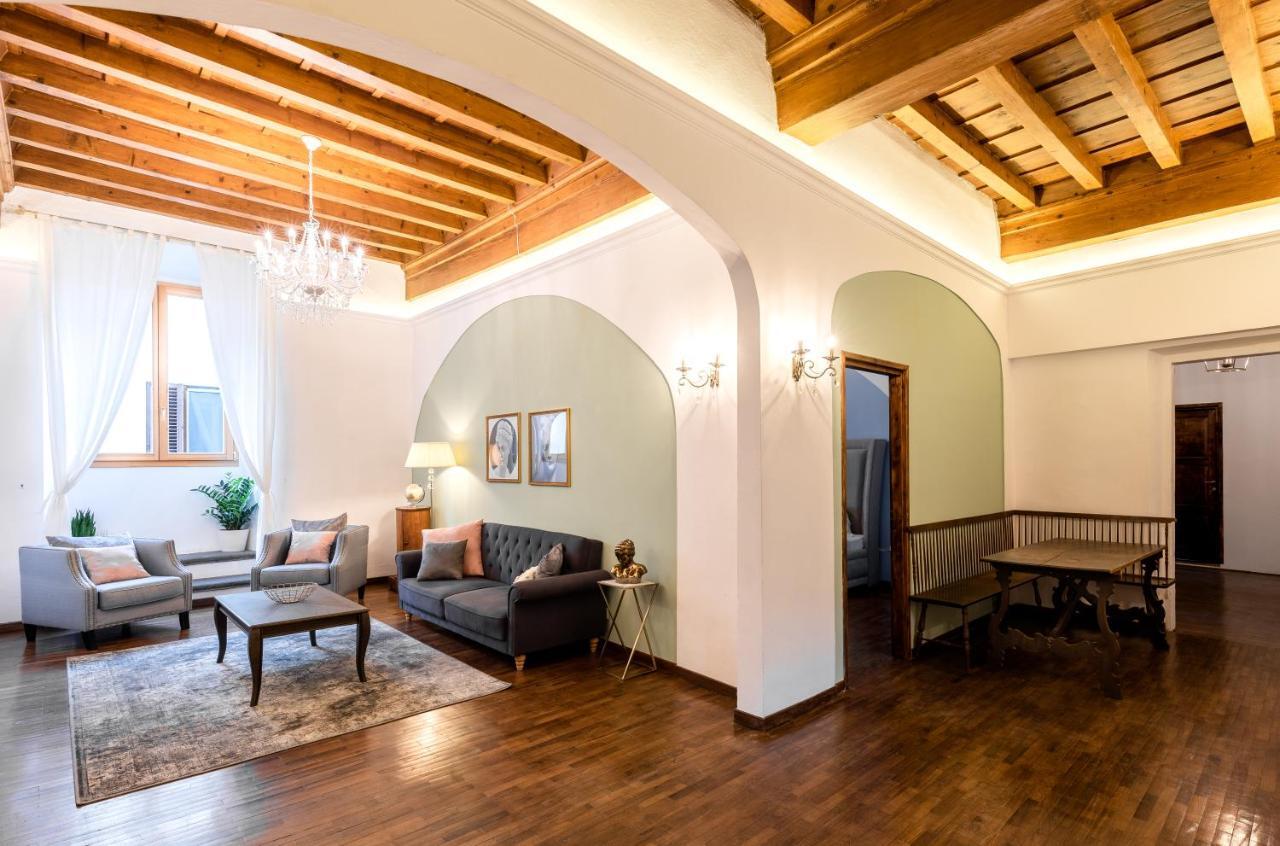 Historic Center Palace - Huge 4 Bedrooms Santa Croce Apartment - By LikehomeFlorenz Exterior foto