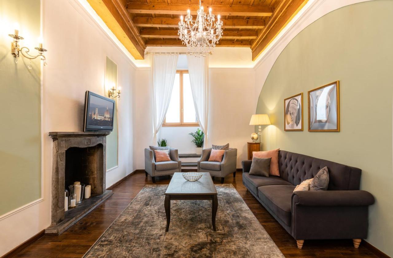 Historic Center Palace - Huge 4 Bedrooms Santa Croce Apartment - By LikehomeFlorenz Exterior foto