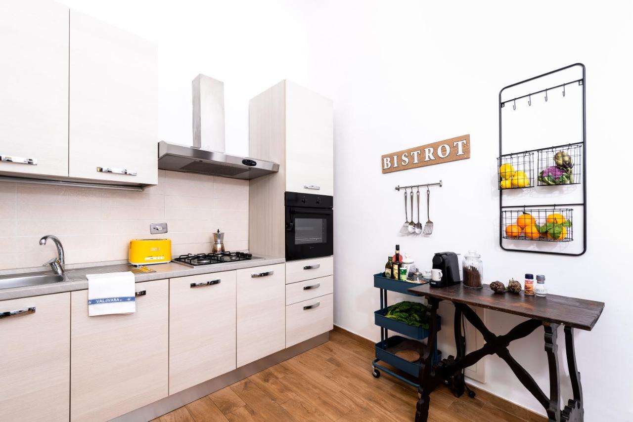 Historic Center Palace - Huge 4 Bedrooms Santa Croce Apartment - By LikehomeFlorenz Exterior foto